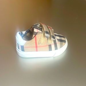 Infant Burberry shoe